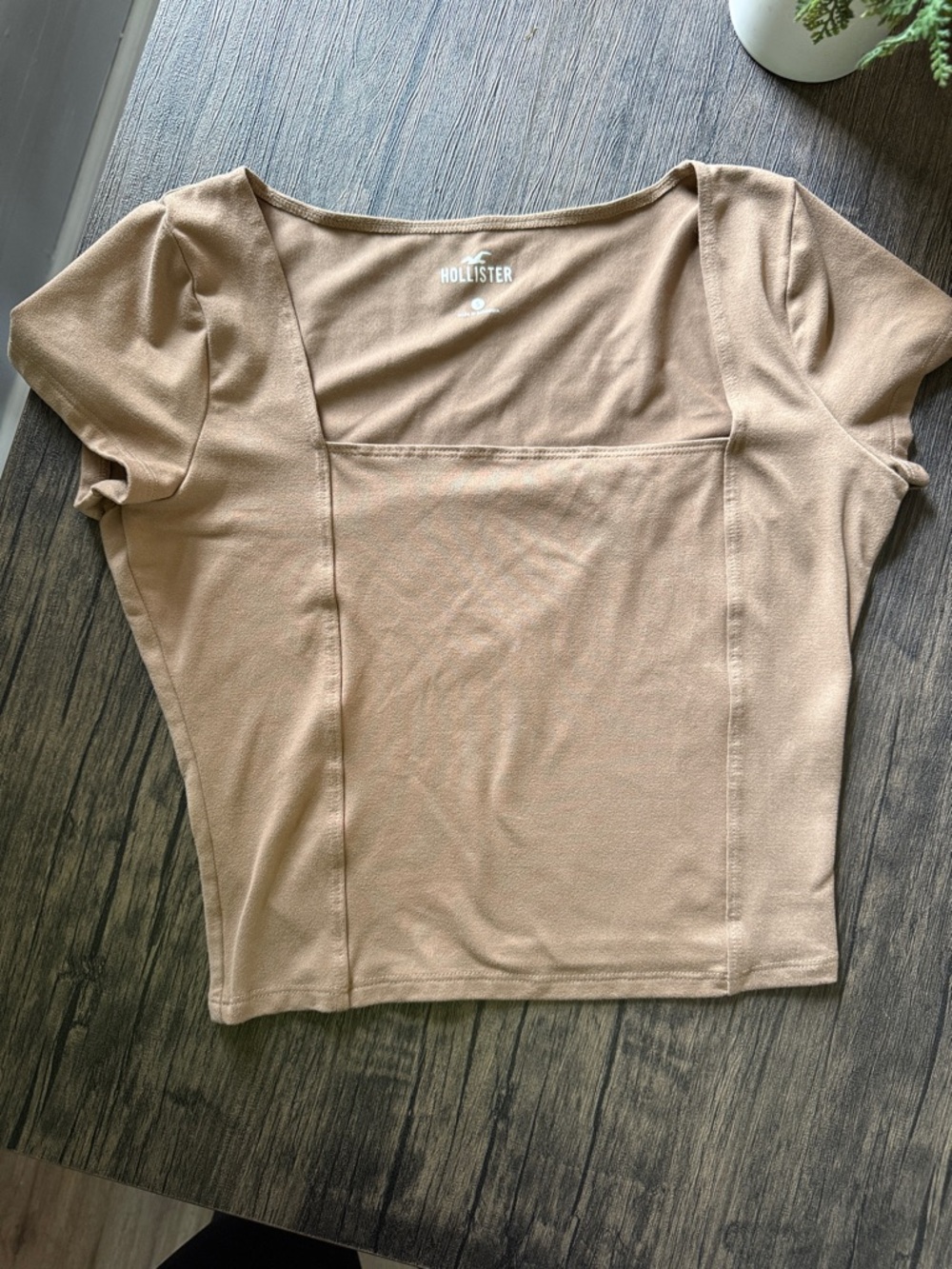 Hollister Short Sleeve Square Neck Crop Top — Tan